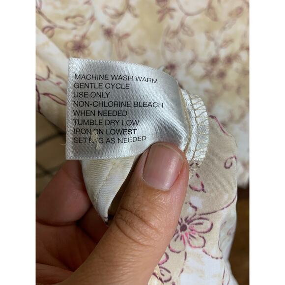 Vintage Liz Baker Button up V- Neck Blouse Size 8 Floral Pattern Neutral Tones - Picture 5 of 7